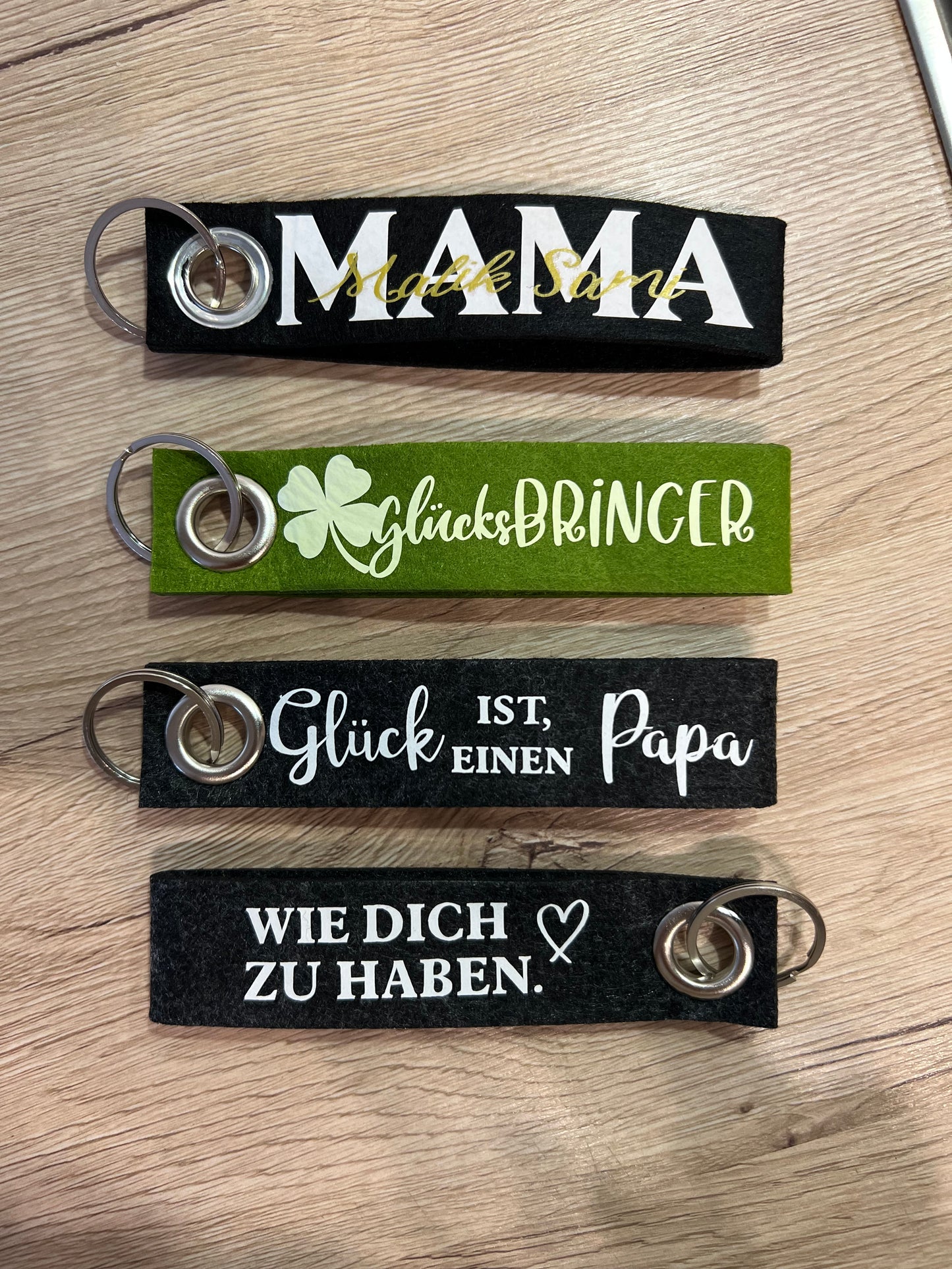 Personalisierter Filz-Schlüsselanhänger – Individuell, vielseitig und in Ihrer Lieblingsfarbe