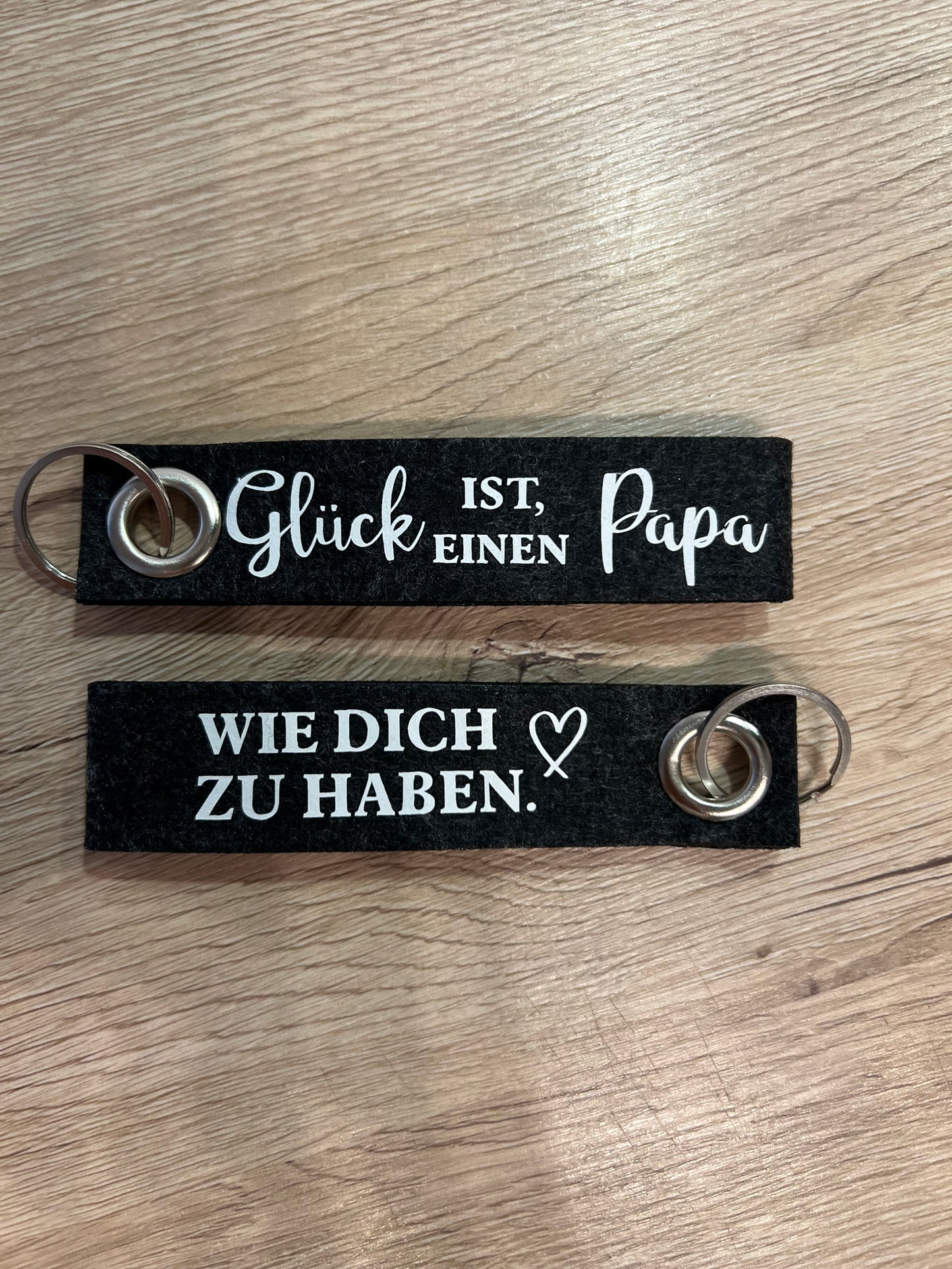 Personalisierter Filz-Schlüsselanhänger – Individuell, vielseitig und in Ihrer Lieblingsfarbe