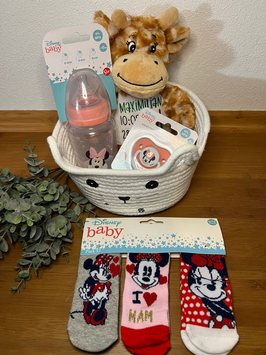 Personalisierter Wickeltischkorb mit Disney-Originalprodukten und Kuscheltier