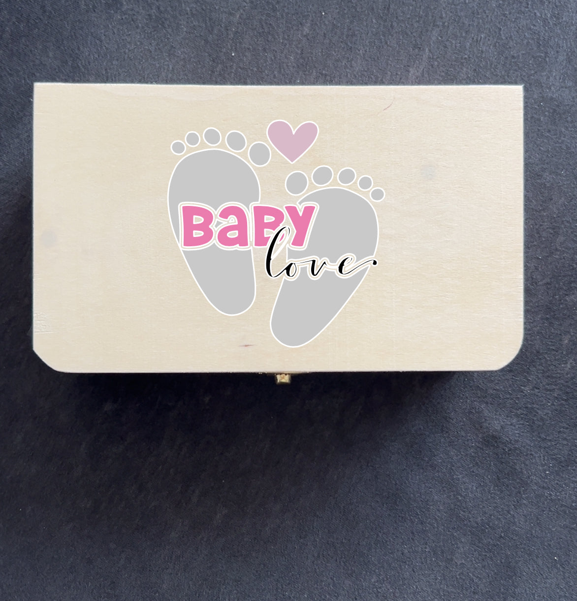 Personalisierte Erinnerungskiste mit Babybody – für die schönsten Momente